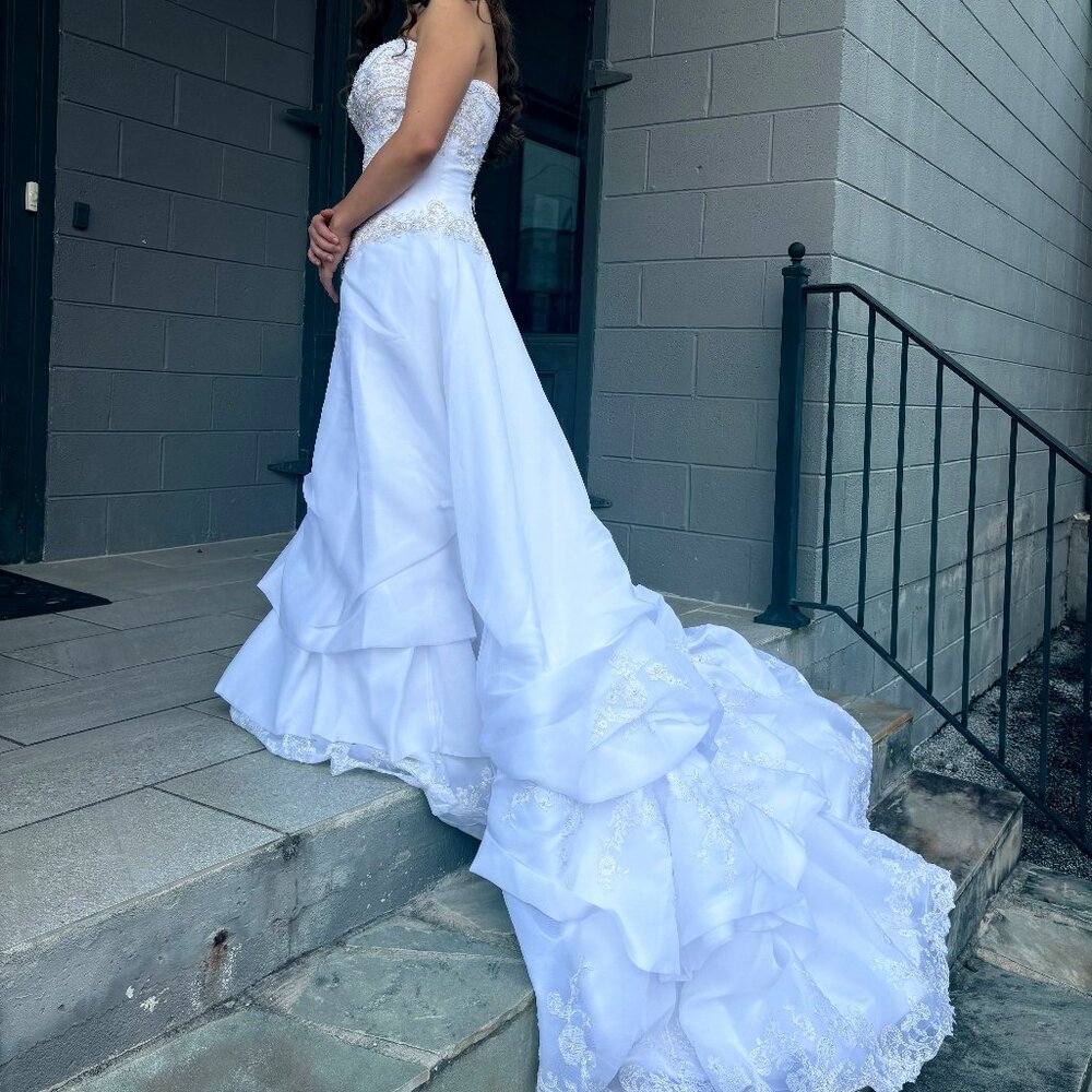 Casablanca bridal organza dress in white Style 1884 with chapel length train